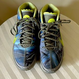 Men’s 10.5 NIkE SHOES